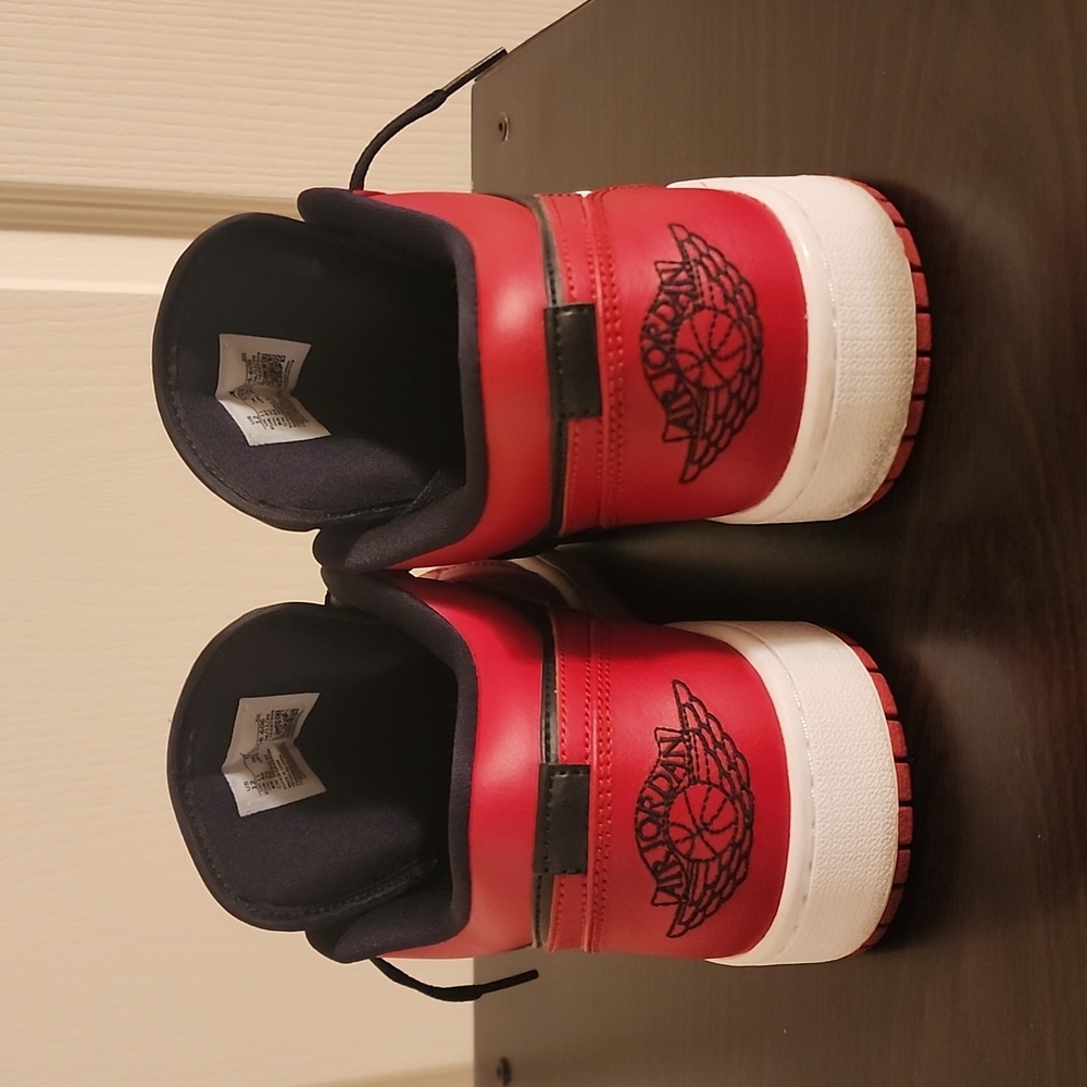 Jordan 1 Low "REVERSE BRED" - Picture 4 of 10